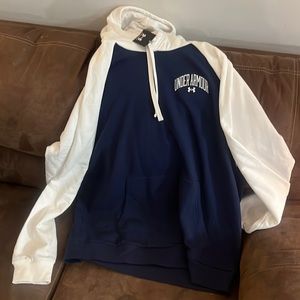 Men’s Underarmor hoodie